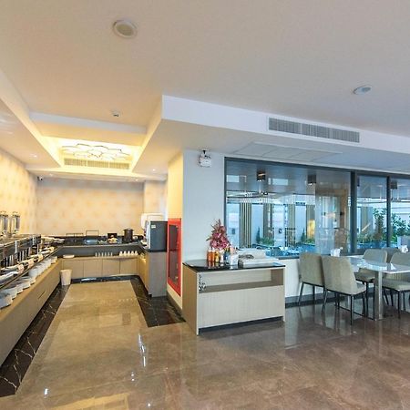 Arista Hotel Ubon Ubon Ratchathani Exteriör bild